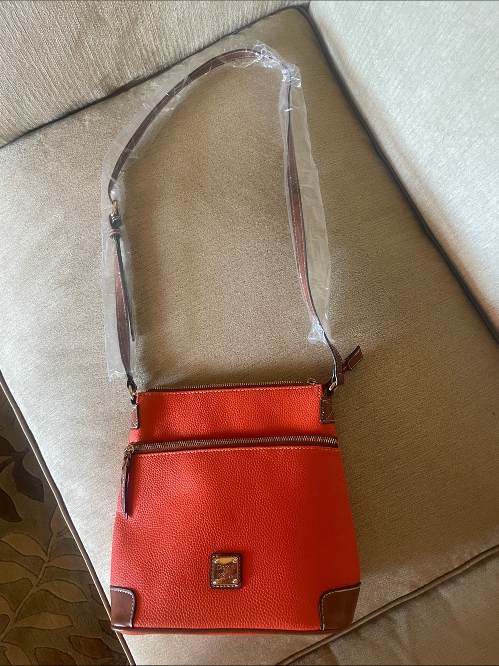 NWOT - Dooney & Bourke Pebble Grain Crossbody in Clementine